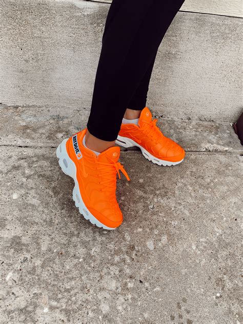 orange air max women